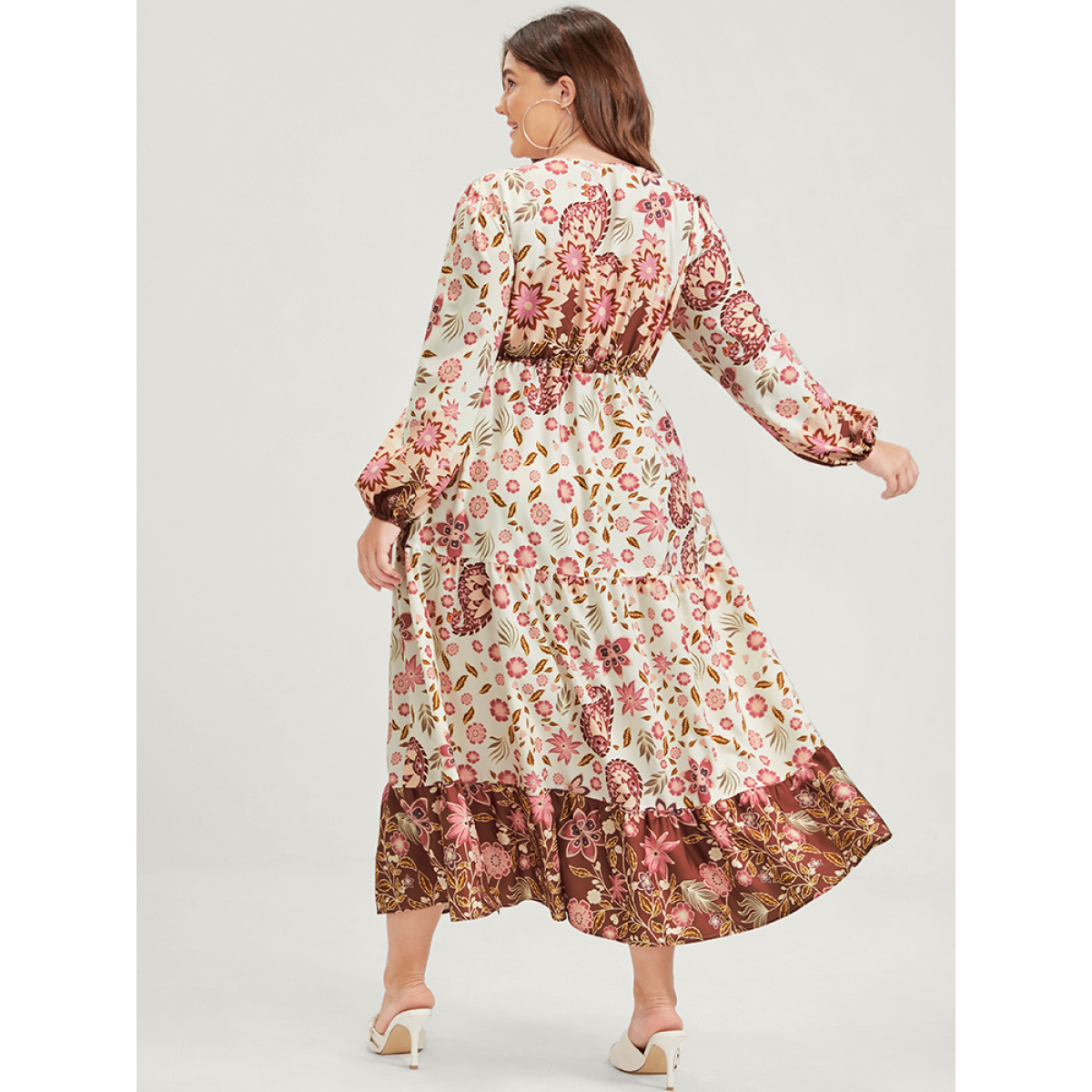 Plus Size Floral Lantern Sleeve Pocket Split Tie Flutter Midi Dress WhiteSmoke Women Vacation Gathered V-neck Long Sleeve Curvy Midi Dress BloomChic
Plus Size Floral Lantern Sleeve Pocket Split Tie Flutter Midi Dress WhiteSmoke Women Vacation Gathered V-neck Long Sleeve Curvy Midi Dress BloomChic