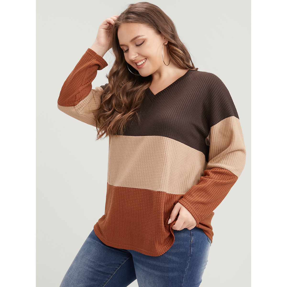 

Plus Size Colorblock Contrast V Neck Waffle Knit Long Tee Bronze Women Casual Contrast Plain V-neck Dailywear T-shirts BloomChic