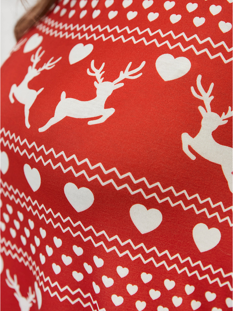 

Plus Size Elk & Heart Print Pocket Round Neck Sleep Dress Scarlet Long Sleeve Round Neck Casual Festival-Christmas  Bloomchic