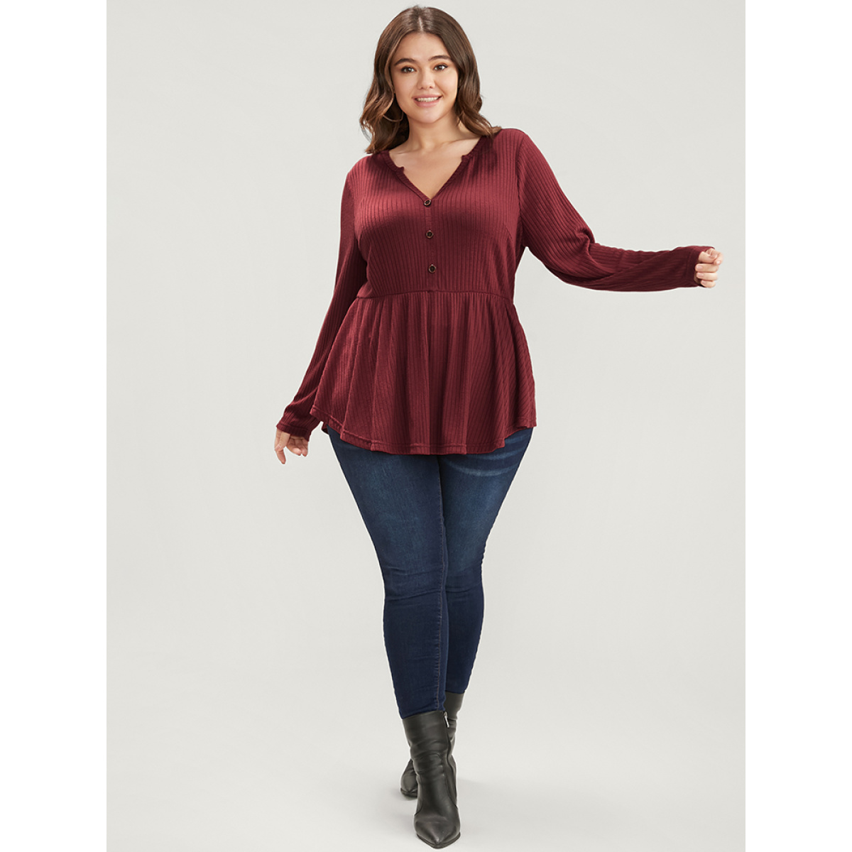 

Plus Size Solid Button Detail Rib Knit Asymmetrical Hem Long Tee Burgundy Women Elegant Button Plain V-neck Dailywear T-shirts BloomChic