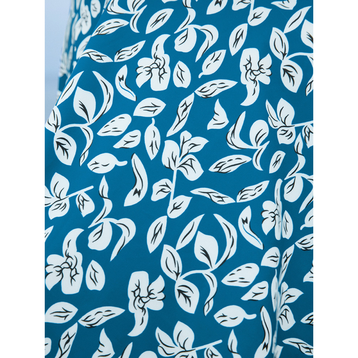 

Plus Size Plant Print Asymmetrical Hem Adjustable Straps Tankini Top Women's Swimwear Cerulean Vacation Adjustable Straps High stretch Bodycon V-neck Curve Swim Tops BloomChic