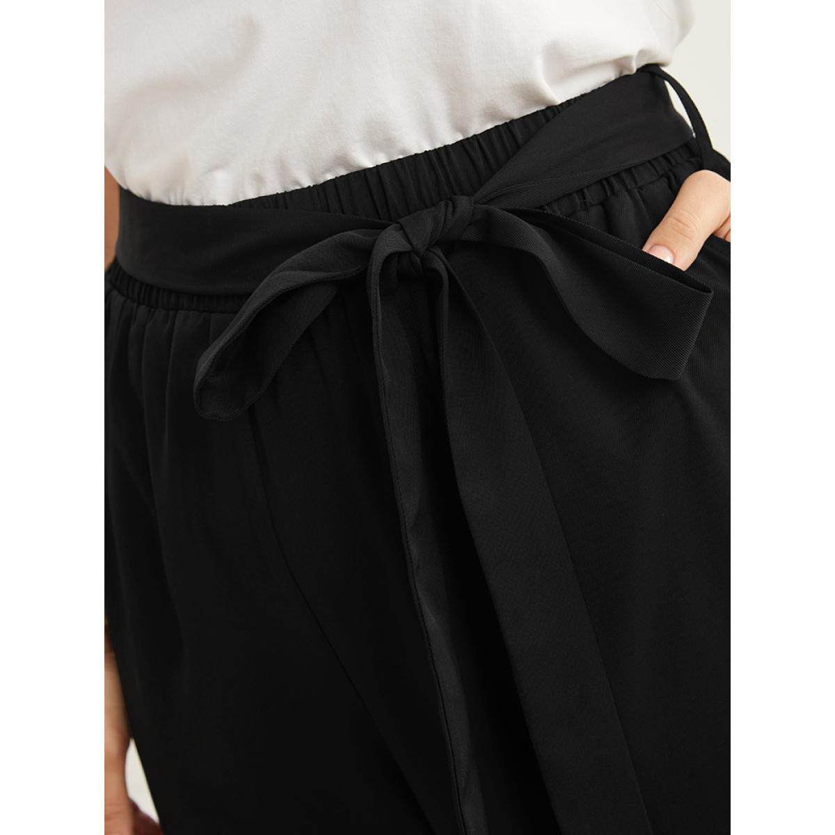 

Plus Size Plain Elastic Waist Belted Pocket Mid Rise Pants Women Black Office Mid Rise Dailywear Pants BloomChic