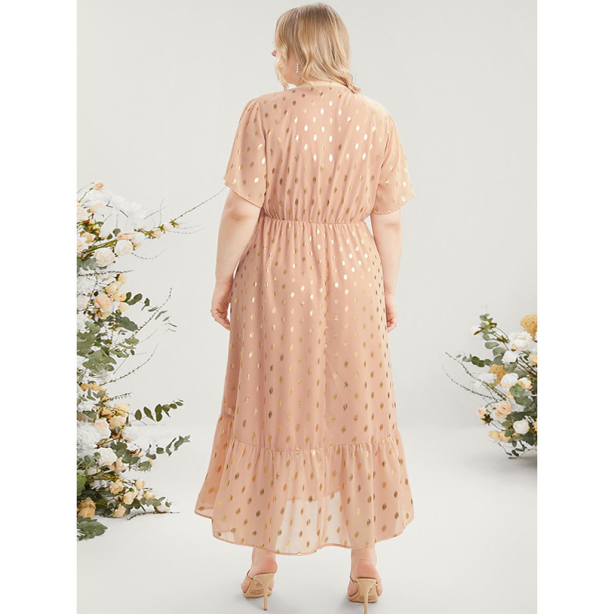 Plus Size Polka Dot V Neck Pocket Ruffle Hem Maxi Dress Rouge Women Elegant Elastic Waist V-neck Short sleeve Curvy Long Dress BloomChic
Plus Size Polka Dot V Neck Pocket Ruffle Hem Maxi Dress Rouge Women Elegant Elastic Waist V-neck Short sleeve Curvy Long Dress BloomChic