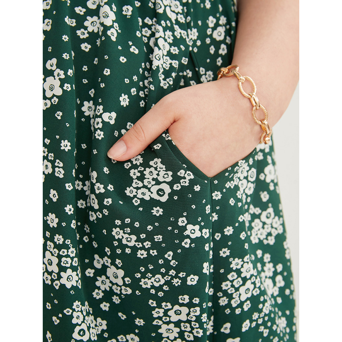 Plus Size Floral Print Raglan Sleeve Pocket Drawstring Ruffles Dress ArmyGreen Women Elegant Drawstring V-neck Short sleeve Curvy Midi Dress BloomChic
Plus Size Floral Print Raglan Sleeve Pocket Drawstring Ruffles Dress ArmyGreen Women Elegant Drawstring V-neck Short sleeve Curvy Midi Dress BloomChic