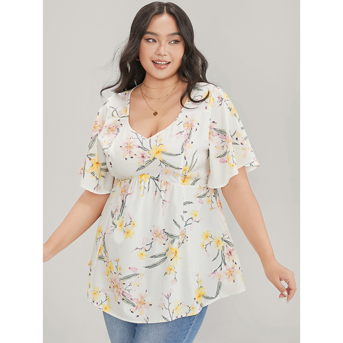 Plus Size Ivory Floral Print V Neck Ruffle Sleeve Blouse Women Elegant Short sleeve V-neck Dailywear Blouses BloomChic
Plus Size Ivory Floral Print V Neck Ruffle Sleeve Blouse Women Elegant Short sleeve V-neck Dailywear Blouses BloomChic