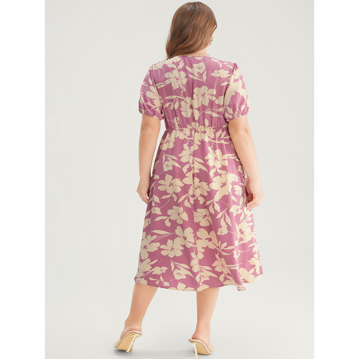 Plus Size Floral Print Twist Front Puff Sleeve Pocket Ruffles Dress Pink Women Elegant Pocket V-neck Short sleeve Curvy Midi Dress BloomChic
Plus Size Floral Print Twist Front Puff Sleeve Pocket Ruffles Dress Pink Women Elegant Pocket V-neck Short sleeve Curvy Midi Dress BloomChic