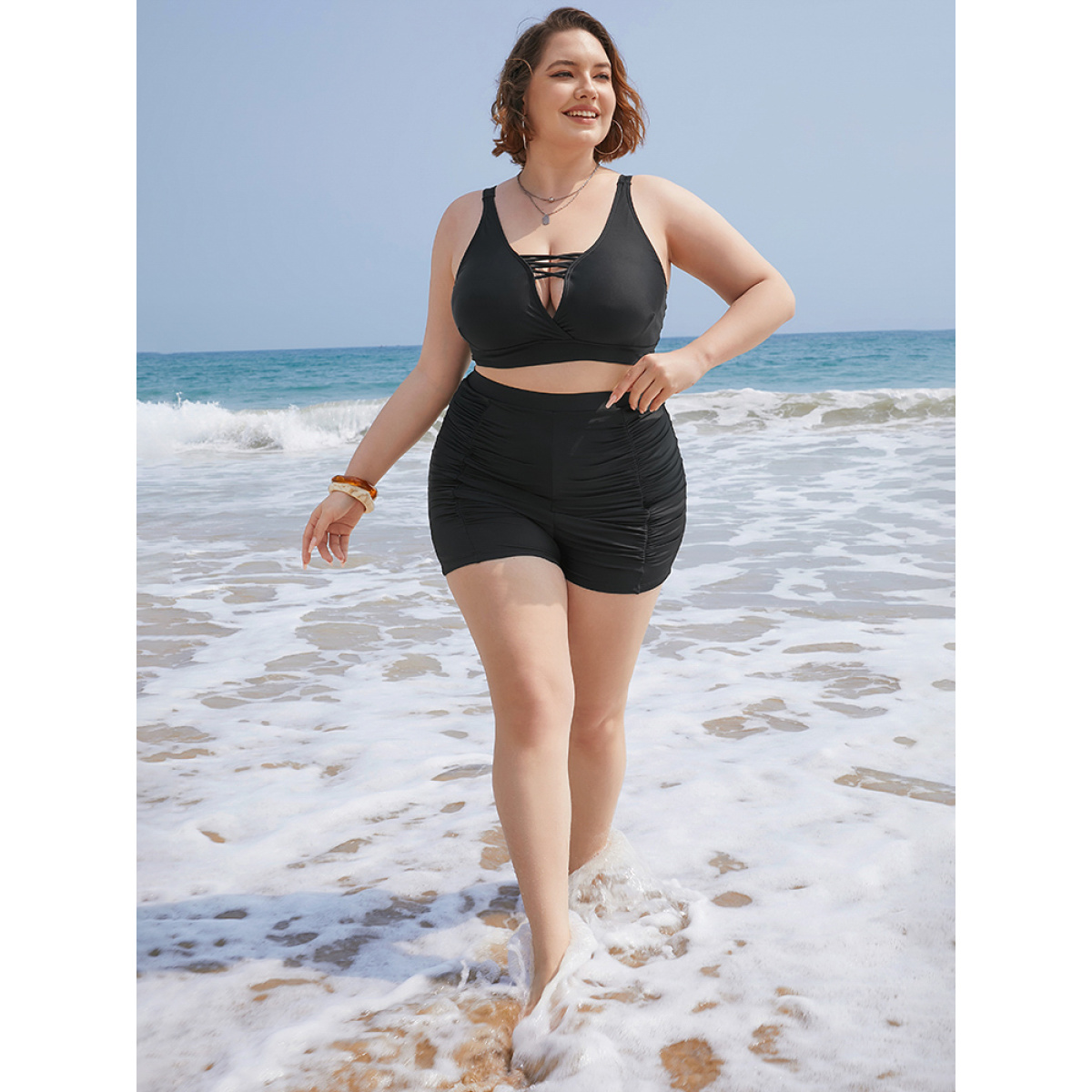 

Plus Size Solid High Waist Ruched Detail Swim Shorts Women's Swimwear Black Beach Gathered High stretch Skinny High Rise Curve Swim Bottoms BloomChic