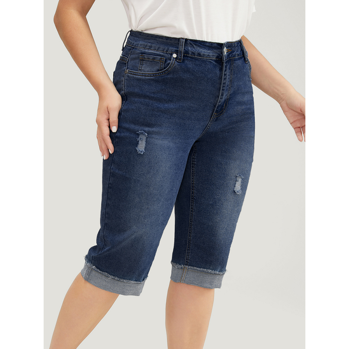 

Plus Size Moderately Stretchy Roll Hem Ripped Knee Denim Shorts Women DarkBlue Casual Plain Medium stretch Slanted pocket Jeans BloomChic