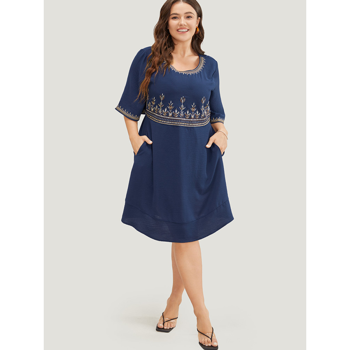 Plus Size Plant Embroidered Pocket Ruffle Sleeve Knee Dress Navy Women Vacation Embroidered Round Neck Short sleeve Curvy Knee Dress BloomChic
Plus Size Plant Embroidered Pocket Ruffle Sleeve Knee Dress Navy Women Vacation Embroidered Round Neck Short sleeve Curvy Knee Dress BloomChic