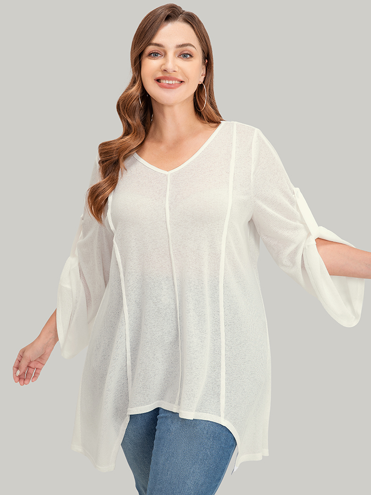 

Plus Size Solid Asymmetrical Hem Cuffed Sleeve Rib Knit T-shirt White Women Elegant Button Plain V-neck Dailywear T-shirts BloomChic