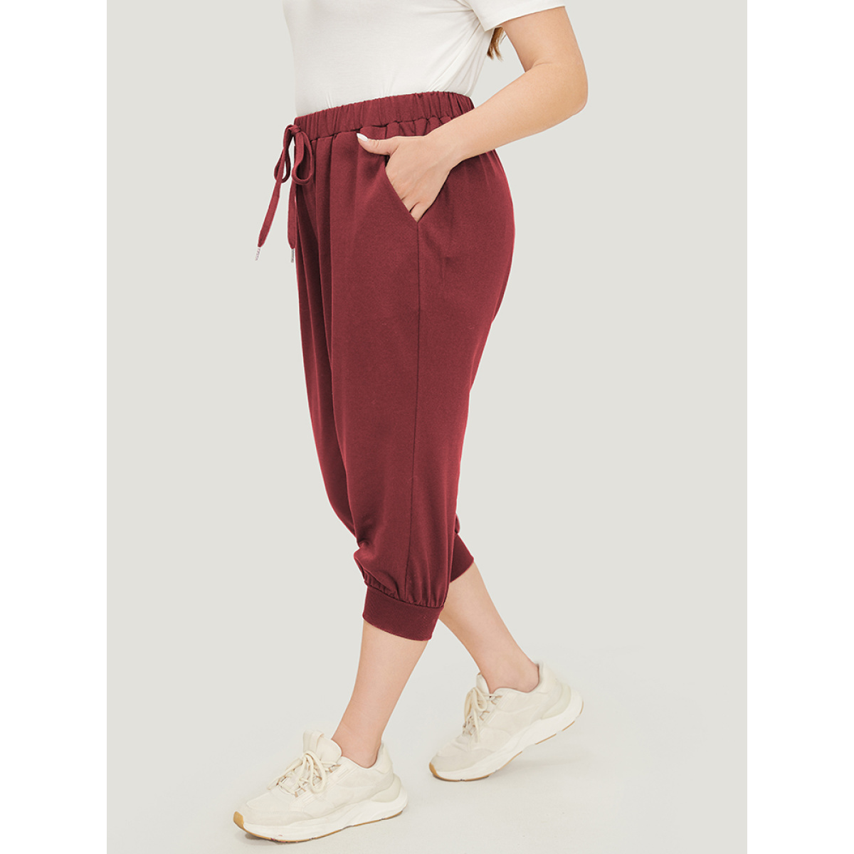 

Plus Size Solid Knot Front Pocket Carrot Pants Women Burgundy Casual High Rise Dailywear Pants BloomChic