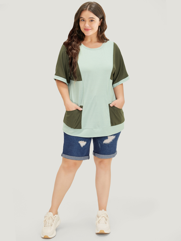 

Plus Size Two Tone Dolman Sleeve Patched Pocket T-shirt Sage Women Casual Contrast Colorblock Round Neck Dailywear T-shirts BloomChic