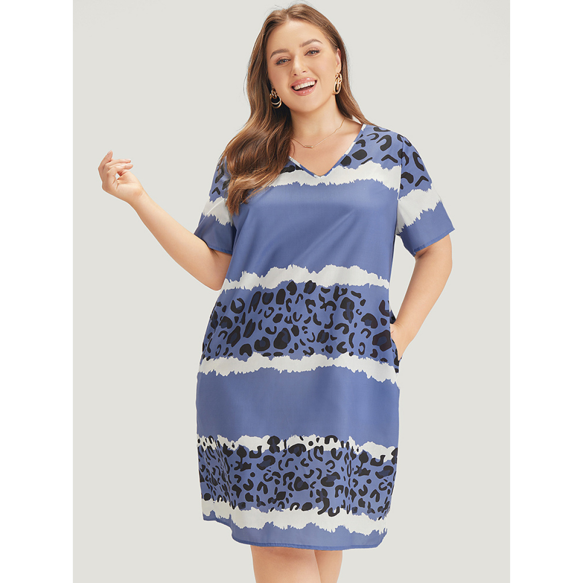 Plus Size Leopard Contrast Pocket Tie Dye Knee Dress Stone Women V-neck Short sleeve Curvy Knee Dress BloomChic
Plus Size Leopard Contrast Pocket Tie Dye Knee Dress Stone Women V-neck Short sleeve Curvy Knee Dress BloomChic