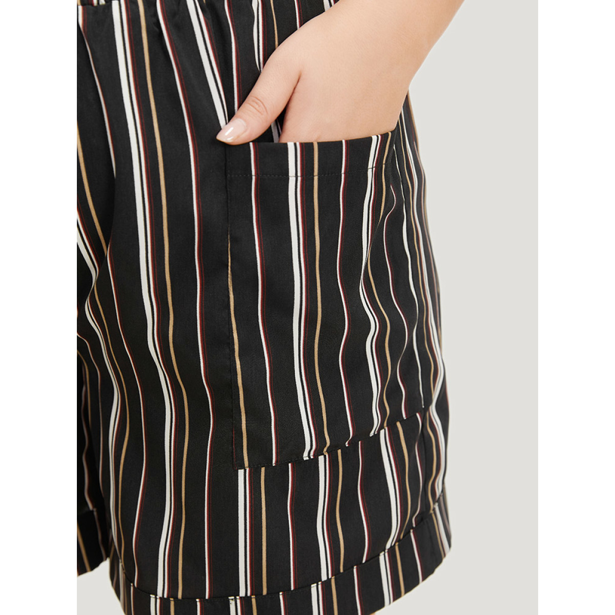 Plus Size Striped Print Pocket Roll Hem Shorts Women Multicolor Vacation Printed Dailywear Shorts BloomChic
Plus Size Striped Print Pocket Roll Hem Shorts Women Multicolor Vacation Printed Dailywear Shorts BloomChic