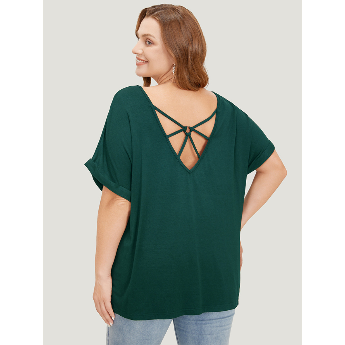 Plus Size Solid Backless Roll Sleeve Cut Out T-shirt Green Women Elegant Cut-Out Plain V-neck Dailywear T-shirts BloomChic
Plus Size Solid Backless Roll Sleeve Cut Out T-shirt Green Women Elegant Cut-Out Plain V-neck Dailywear T-shirts BloomChic
