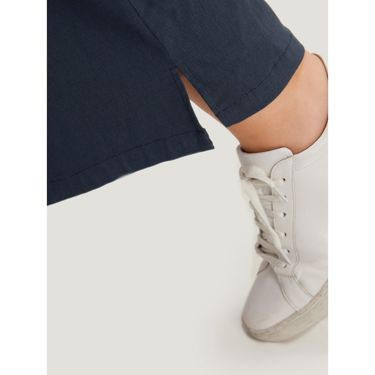 Plus Size Plain Pocket Drawstring Split HemWide leg Pants Women Indigo Office Loose Mid Rise Work Pants BloomChic
Plus Size Plain Pocket Drawstring Split HemWide leg Pants Women Indigo Office Loose Mid Rise Work Pants BloomChic