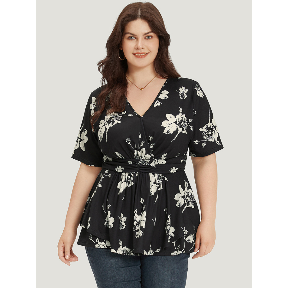 Plus Size Floral Print V Neck Ruffle Ruched T-shirt Black V-neck Short sleeve Elegant Jersey Tops
Plus Size Floral Print V Neck Ruffle Ruched T-shirt Black V-neck Short sleeve Elegant Jersey Tops