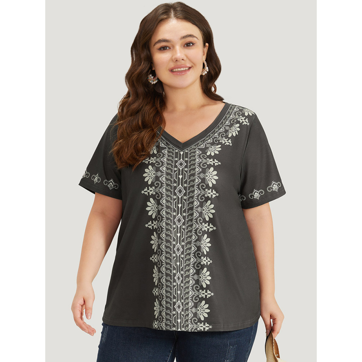 Plus Size Bandana Print V Neck Short Sleeve T-shirt Gray Women Casual Printed Bohemian Print V-neck Dailywear T-shirts BloomChic
Plus Size Bandana Print V Neck Short Sleeve T-shirt Gray Women Casual Printed Bohemian Print V-neck Dailywear T-shirts BloomChic
