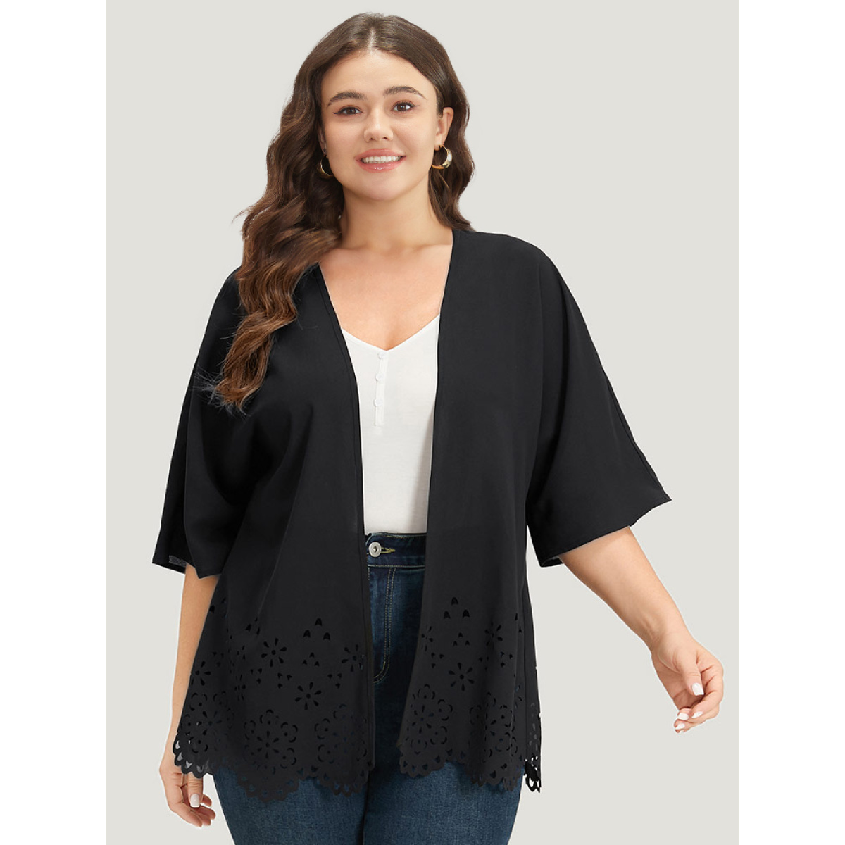 

Plus Size Plain Laser Cut Open Front Scalloped Trim Kimono Women Black Casual Plain Dailywear Kimonos BloomChic