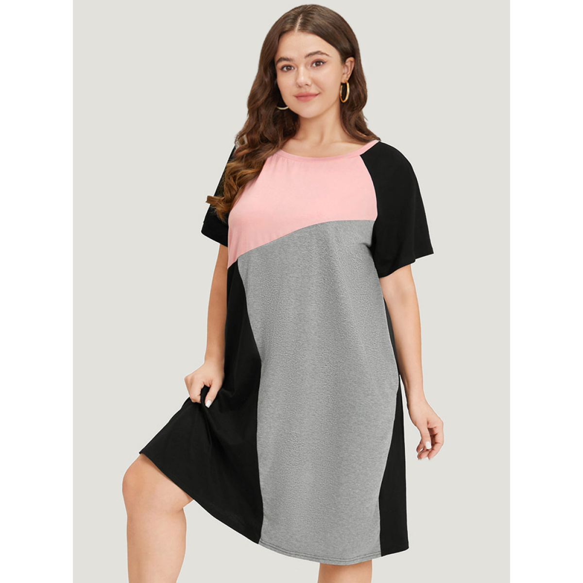Plus Size Supersoft Essentials Colorblock Contrast Round Neck Raglan Sleeve Dress Black Women Casual Patchwork Round Neck Short sleeve Curvy Midi Dress BloomChic
Plus Size Supersoft Essentials Colorblock Contrast Round Neck Raglan Sleeve Dress Black Women Casual Patchwork Round Neck Short sleeve Curvy Midi Dress BloomChic