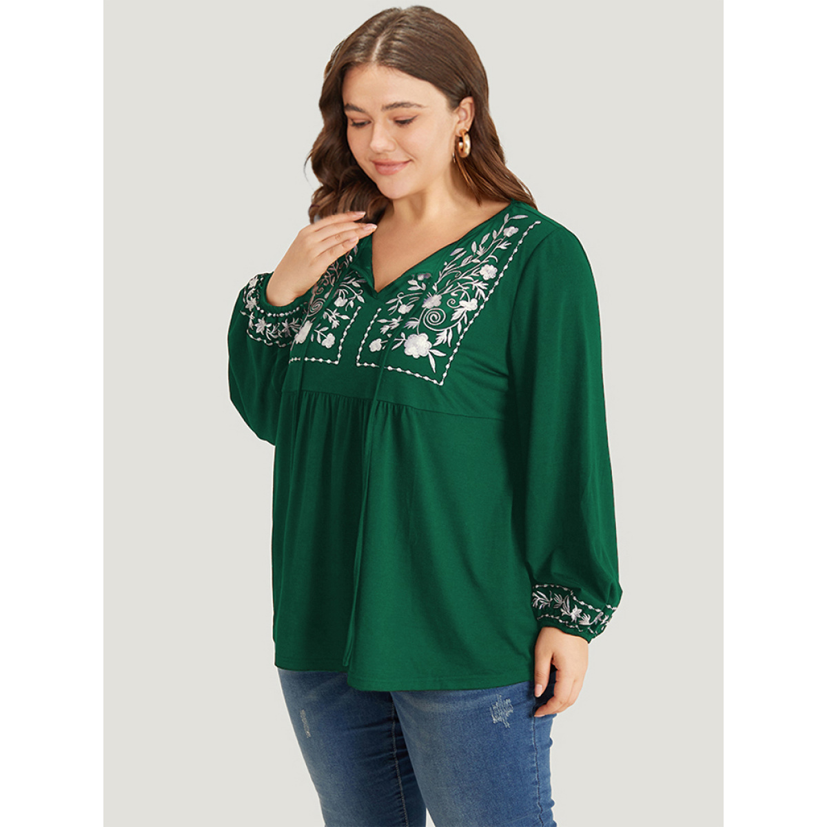 Plus Size Floral Embroidered Neck-Tie Lantern Sleeve T-shirt Green Tie Neck Long Sleeve Elegant Jersey Tops
Plus Size Floral Embroidered Neck-Tie Lantern Sleeve T-shirt Green Tie Neck Long Sleeve Elegant Jersey Tops
