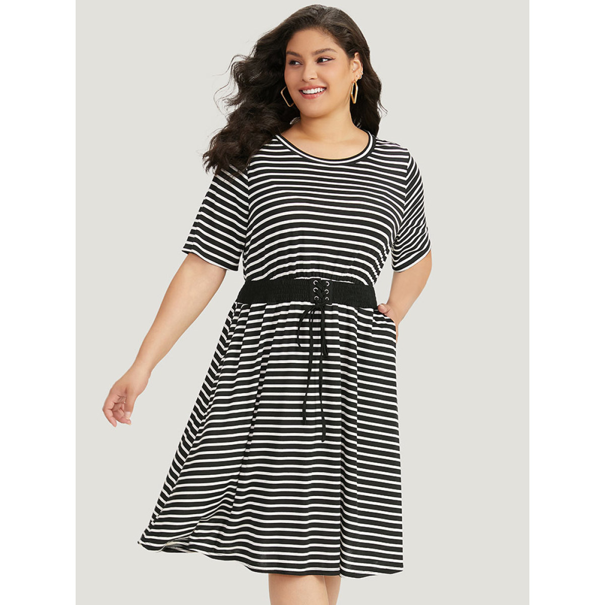 Plus Size Halloween Striped Patchwork Pocket Round Neck Ties Dress Black Women Casual Contrast Round Neck Short sleeve Curvy Midi Dress BloomChic
Plus Size Halloween Striped Patchwork Pocket Round Neck Ties Dress Black Women Casual Contrast Round Neck Short sleeve Curvy Midi Dress BloomChic