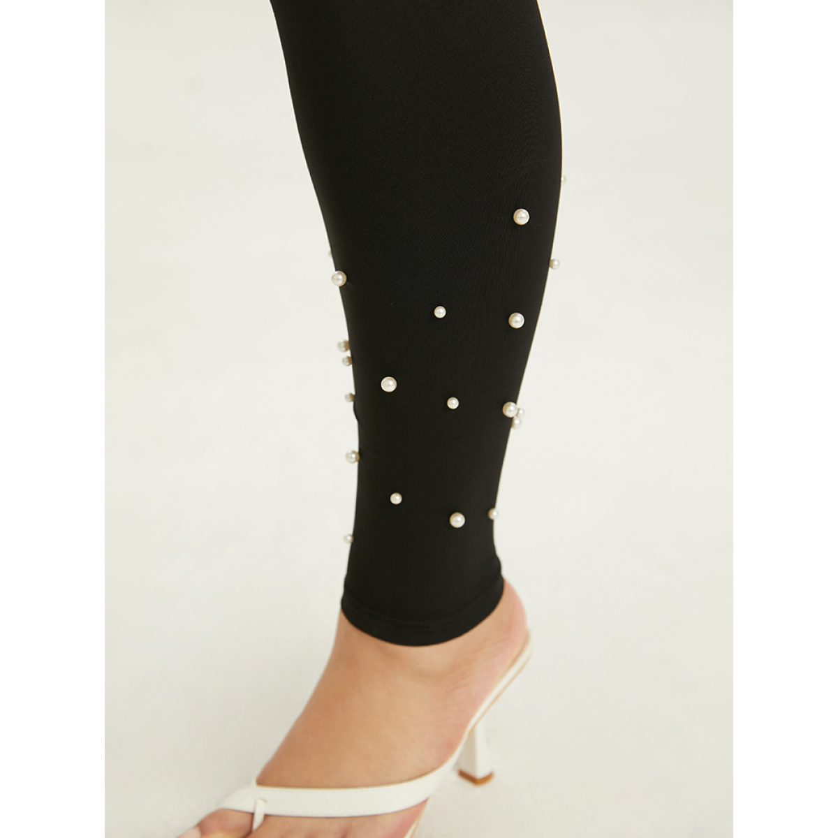 Plus Size Skinny Elastic Waist Pearl Beaded Leggings Women Black Elegant High stretch Skinny High Rise Dailywear Leggings BloomChic
Plus Size Skinny Elastic Waist Pearl Beaded Leggings Women Black Elegant High stretch Skinny High Rise Dailywear Leggings BloomChic