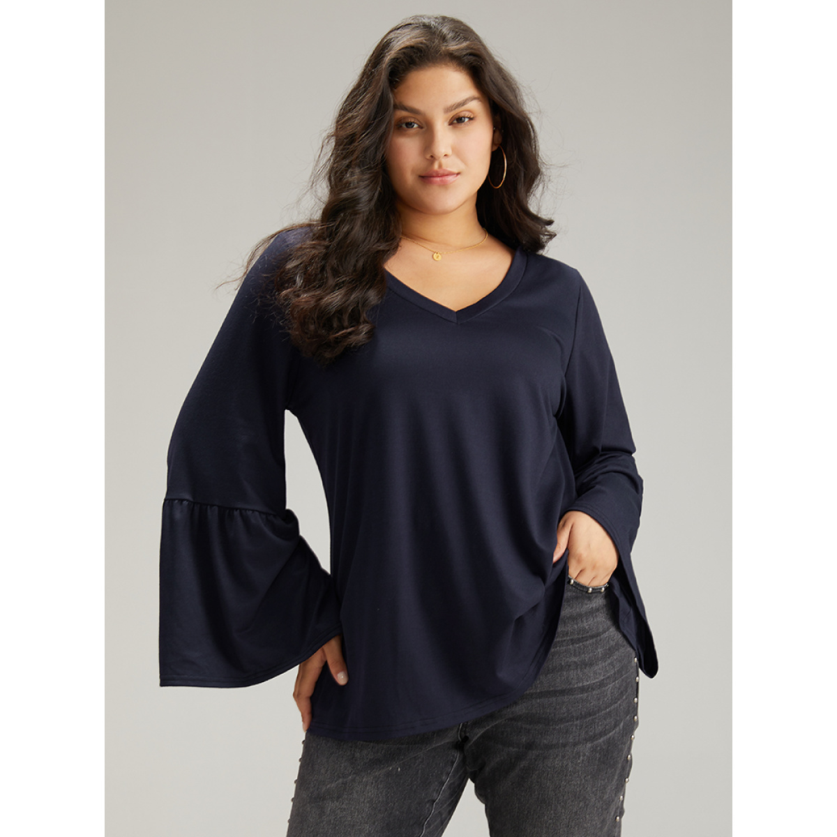 

Plus Size Solid Bell Sleeve V Neck Gathered T-shirt Midnight Women Casual Plain Plain V-neck Dailywear T-shirts BloomChic