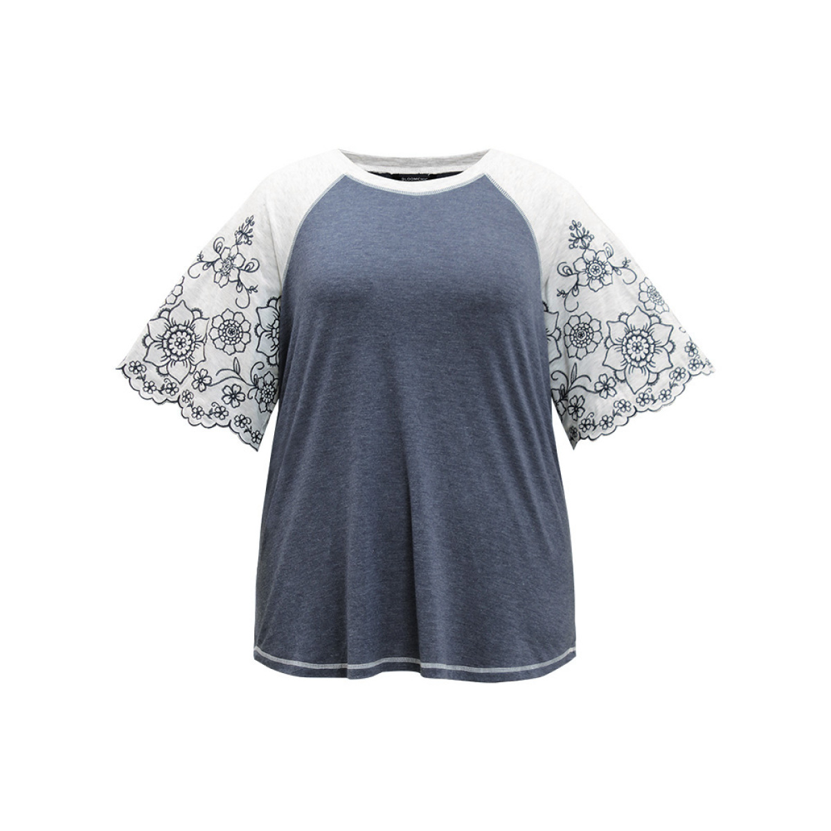 

Plus Size Contrast Embroidered Scalloped Trim T-shirt Indigo Women Elegant Contrast Silhouette Floral Print Round Neck Dailywear T-shirts BloomChic