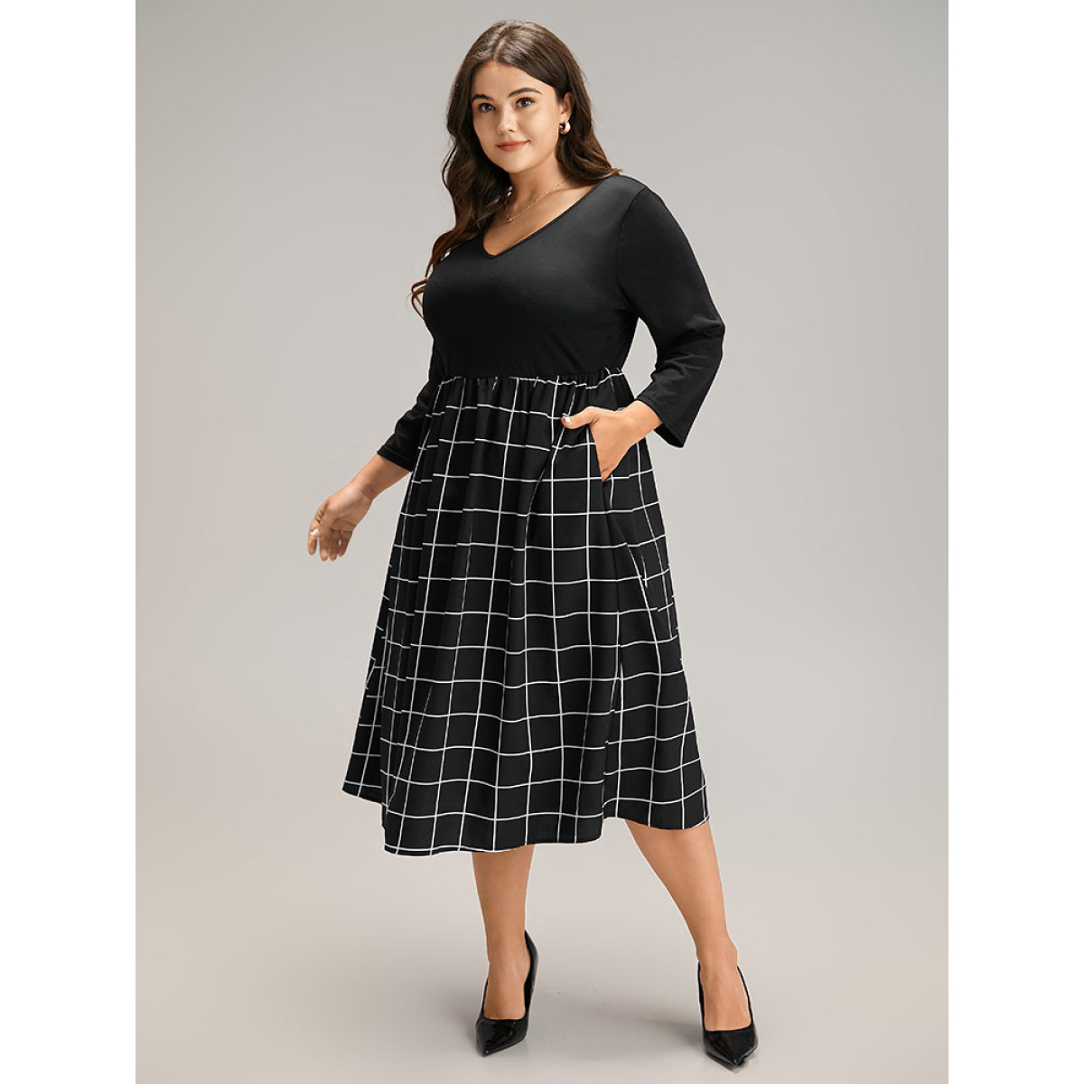 Plus Size Plaid Patchwork Pocket Elastic Waist Dress Black Women Casual Printed V-neck Elbow-length sleeve Curvy Midi Dress BloomChic
Plus Size Plaid Patchwork Pocket Elastic Waist Dress Black Women Casual Printed V-neck Elbow-length sleeve Curvy Midi Dress BloomChic