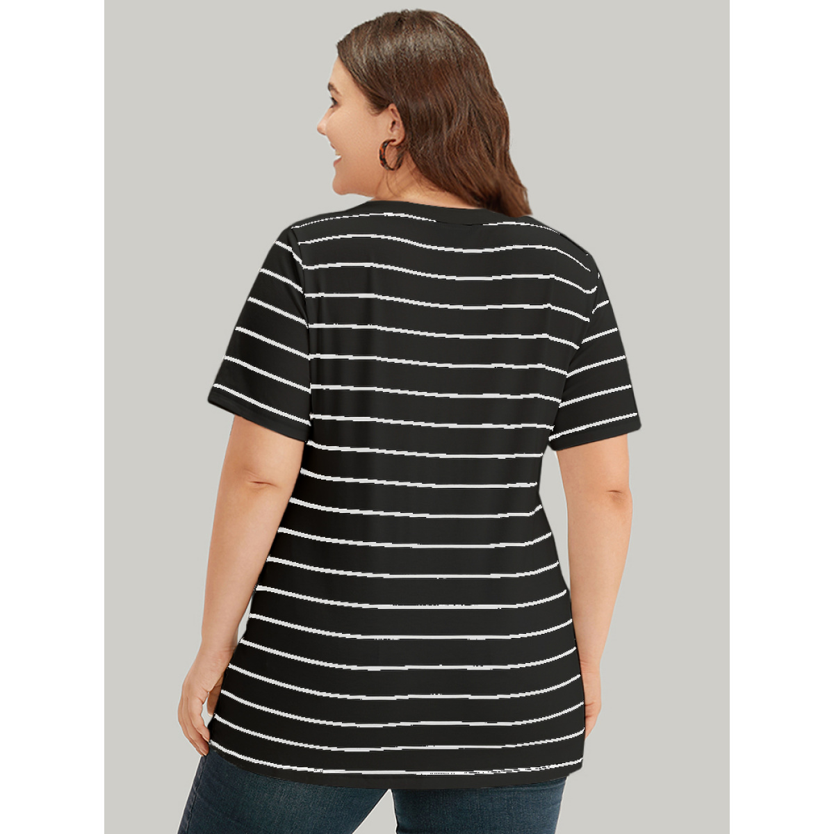 Plus Size Striped Print Round Neck T-shirt Black Women Casual Contrast Striped Round Neck Dailywear T-shirts BloomChic
Plus Size Striped Print Round Neck T-shirt Black Women Casual Contrast Striped Round Neck Dailywear T-shirts BloomChic