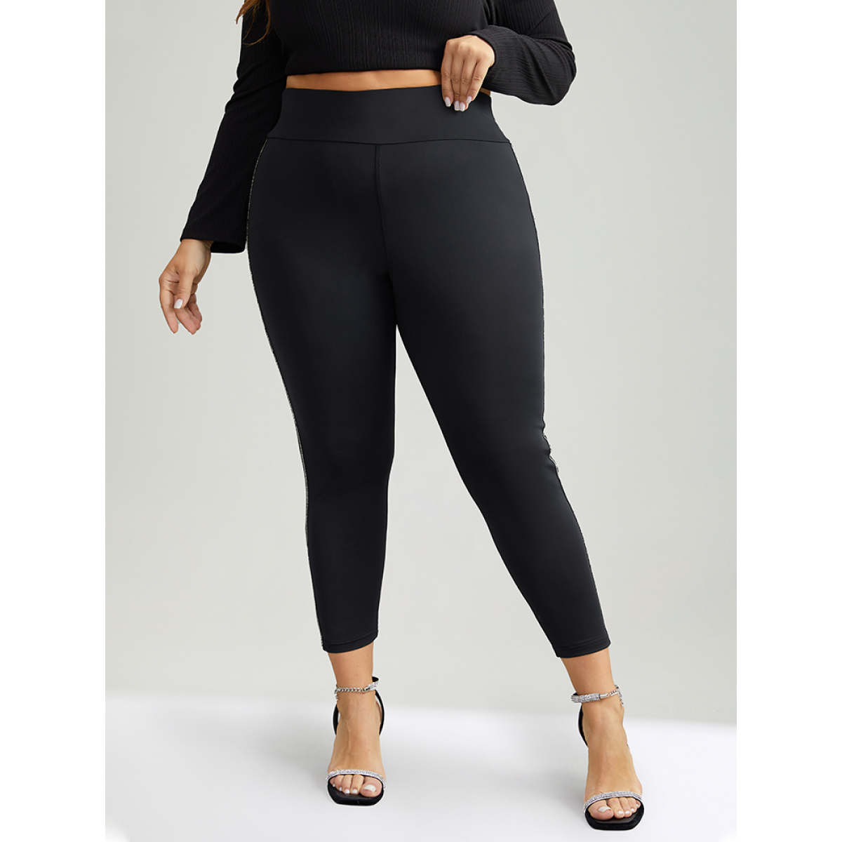 Plus Size Metal Chain Trim Mid Rise Leggings Women Black Casual Medium stretch Skinny Mid Rise Festival-Christmas Leggings BloomChic
Plus Size Metal Chain Trim Mid Rise Leggings Women Black Casual Medium stretch Skinny Mid Rise Festival-Christmas Leggings BloomChic