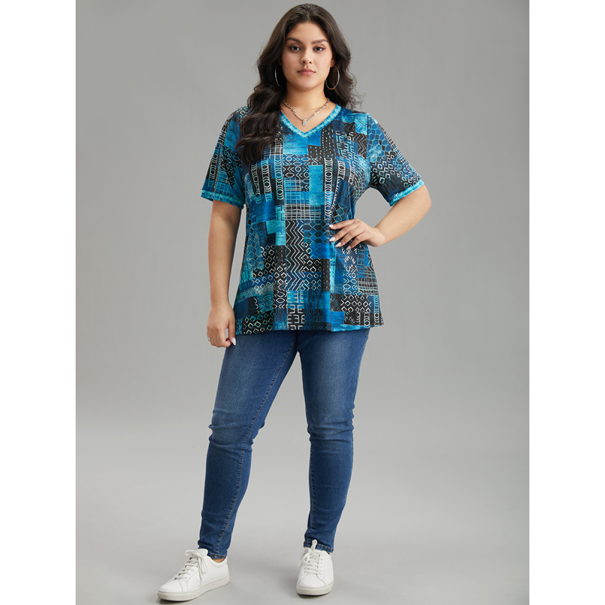 Plus Size Geometric Print V Neck T-shirt Multicolor Women Casual Printed Geometric V-neck Dailywear T-shirts BloomChic
Plus Size Geometric Print V Neck T-shirt Multicolor Women Casual Printed Geometric V-neck Dailywear T-shirts BloomChic