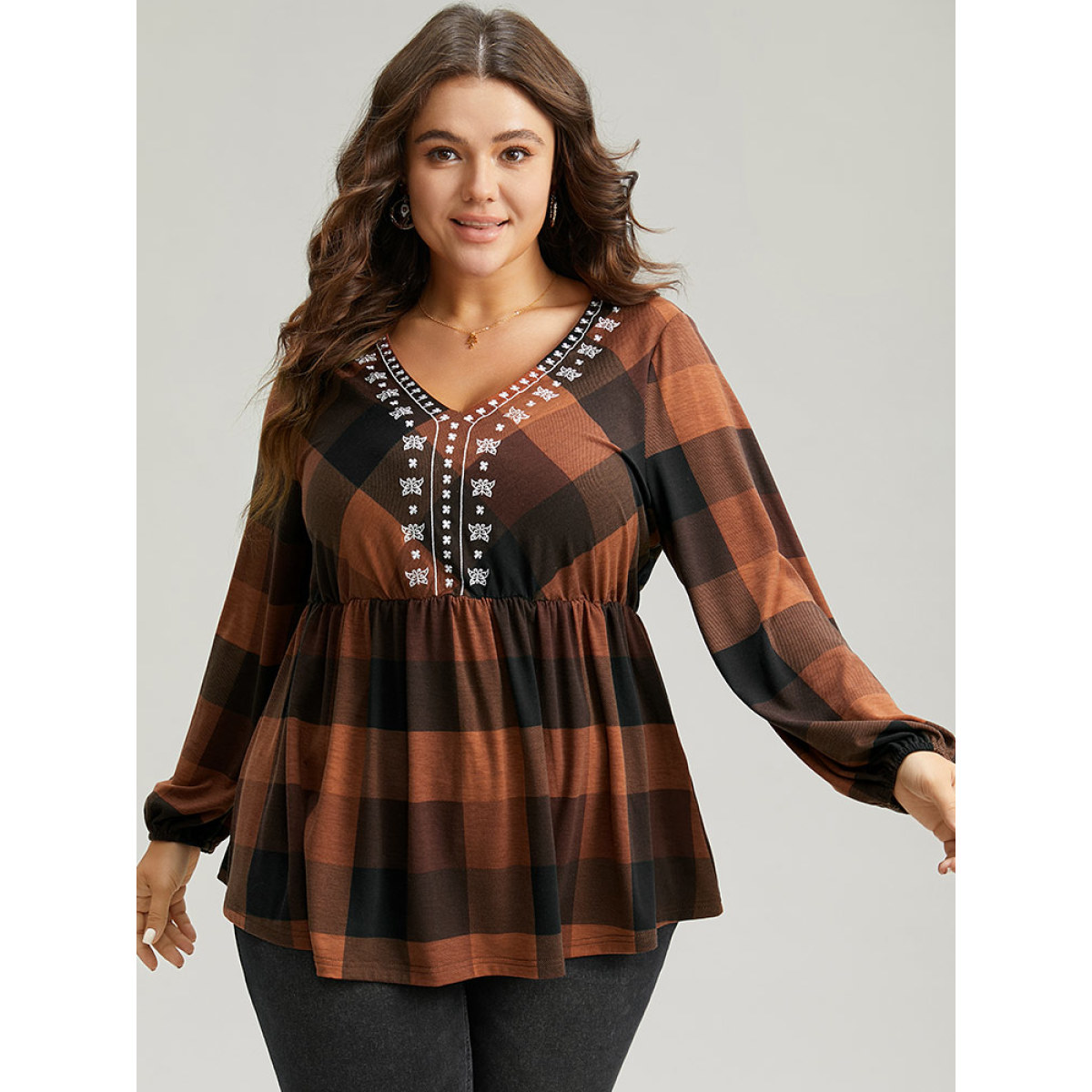 Plus Size Floral Embroidered Gathered Lantern Sleeve T-shirt Multicolor V-neck Long Sleeve Elegant Jersey Tops
Plus Size Floral Embroidered Gathered Lantern Sleeve T-shirt Multicolor V-neck Long Sleeve Elegant Jersey Tops
