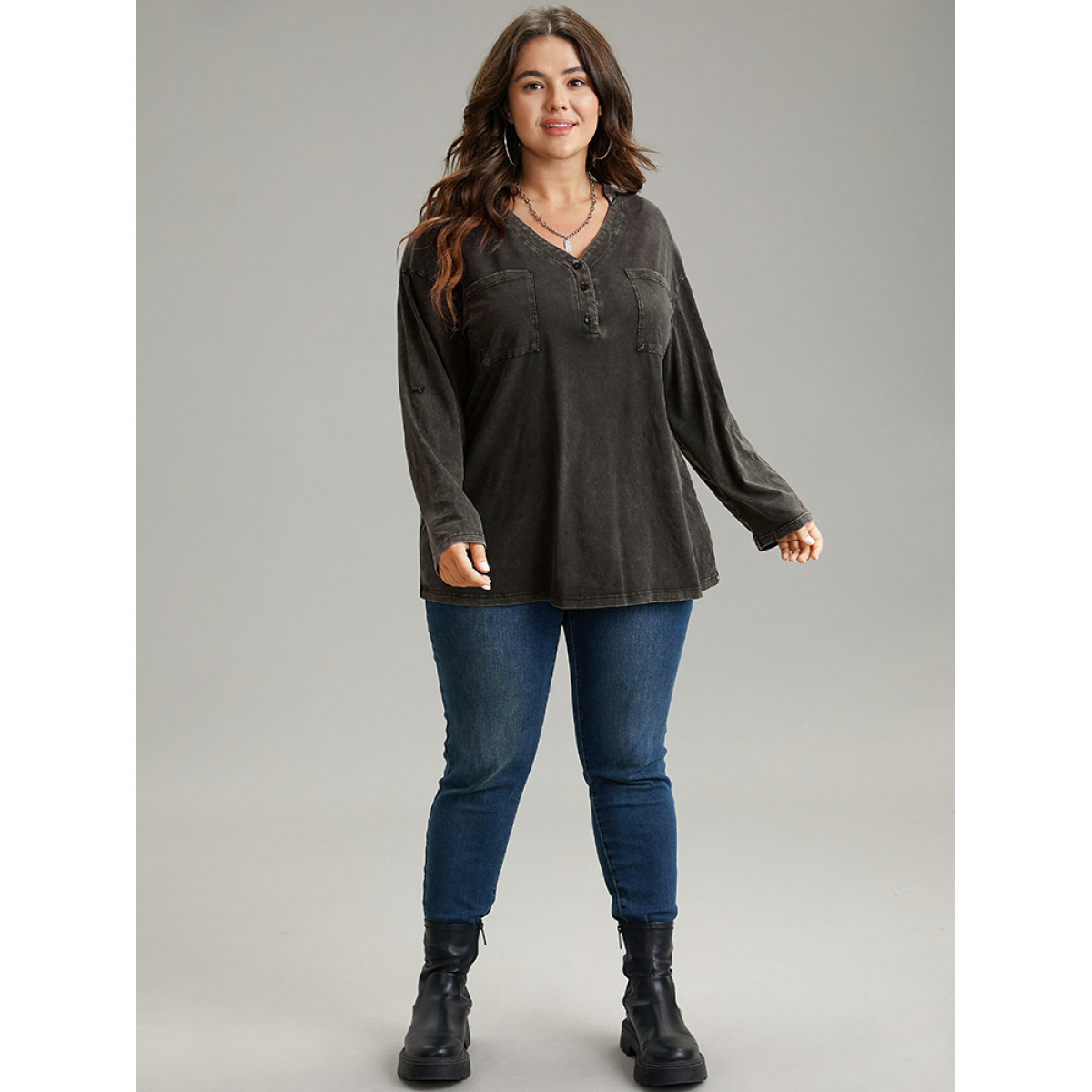 Plus Size Vintage Roll Tab Sleeve Button Up T-shirt Black Women Casual Plain Plain V-neck Dailywear T-shirts BloomChic
Plus Size Vintage Roll Tab Sleeve Button Up T-shirt Black Women Casual Plain Plain V-neck Dailywear T-shirts BloomChic