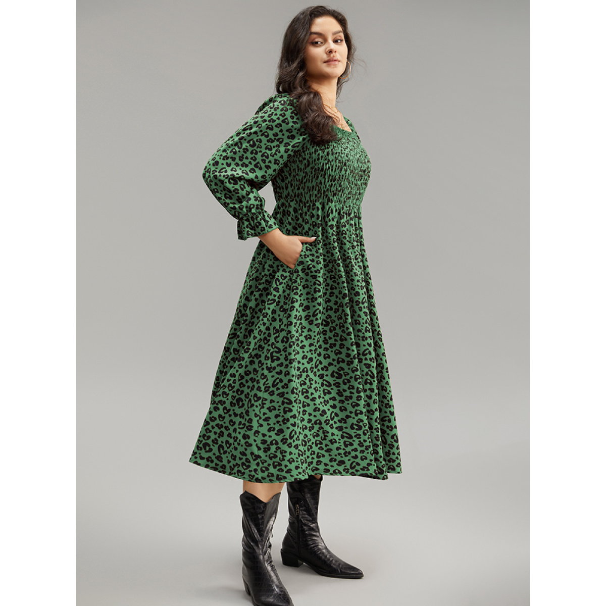 Plus Size Leopard Print Shirred Square Neck Pocket Dress DarkGreen Women Casual Printed Square Neck Long Sleeve Curvy Midi Dress BloomChic
Plus Size Leopard Print Shirred Square Neck Pocket Dress DarkGreen Women Casual Printed Square Neck Long Sleeve Curvy Midi Dress BloomChic