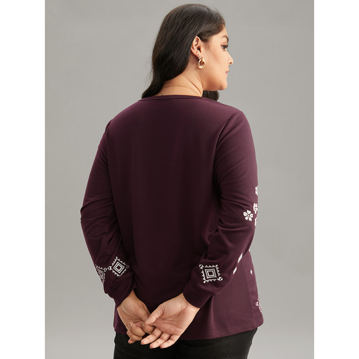 

Plus Size Boho & Floral Textured Embroidery Round Neck Sweatshirt Women Maroon Elegant Embroidered Round Neck Dailywear Sweatshirts BloomChic