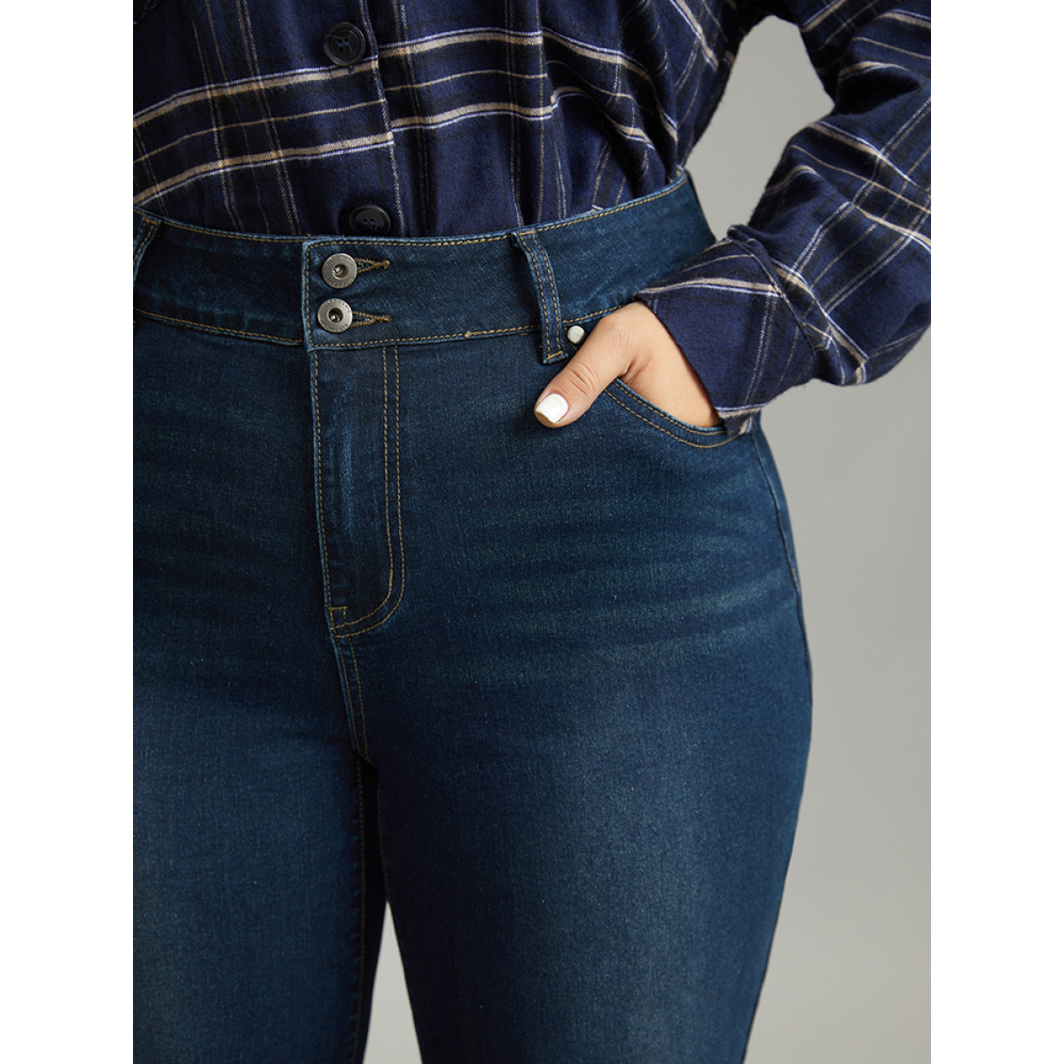 Plus Size Straight Leg Full Length Pocket Zipper Jeans Women Indigo Casual Plain Plain High stretch Pocket Jeans BloomChic
Plus Size Straight Leg Full Length Pocket Zipper Jeans Women Indigo Casual Plain Plain High stretch Pocket Jeans BloomChic