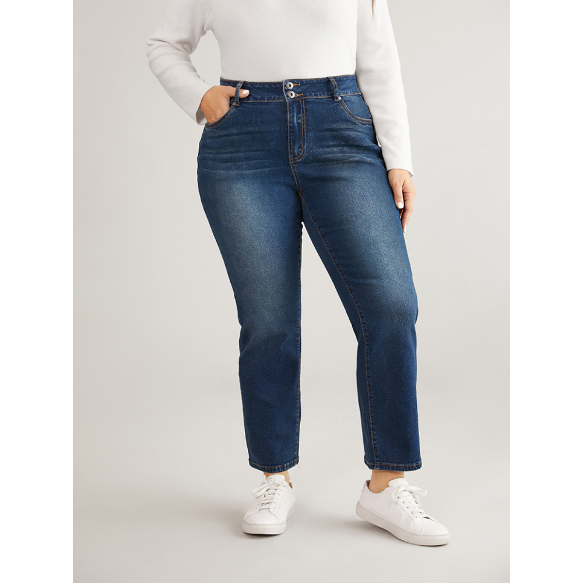 Plus Size Double Button Detail Straight Leg Jeans Women Blue Casual Plain Plain High stretch Pocket Jeans BloomChic
Plus Size Double Button Detail Straight Leg Jeans Women Blue Casual Plain Plain High stretch Pocket Jeans BloomChic