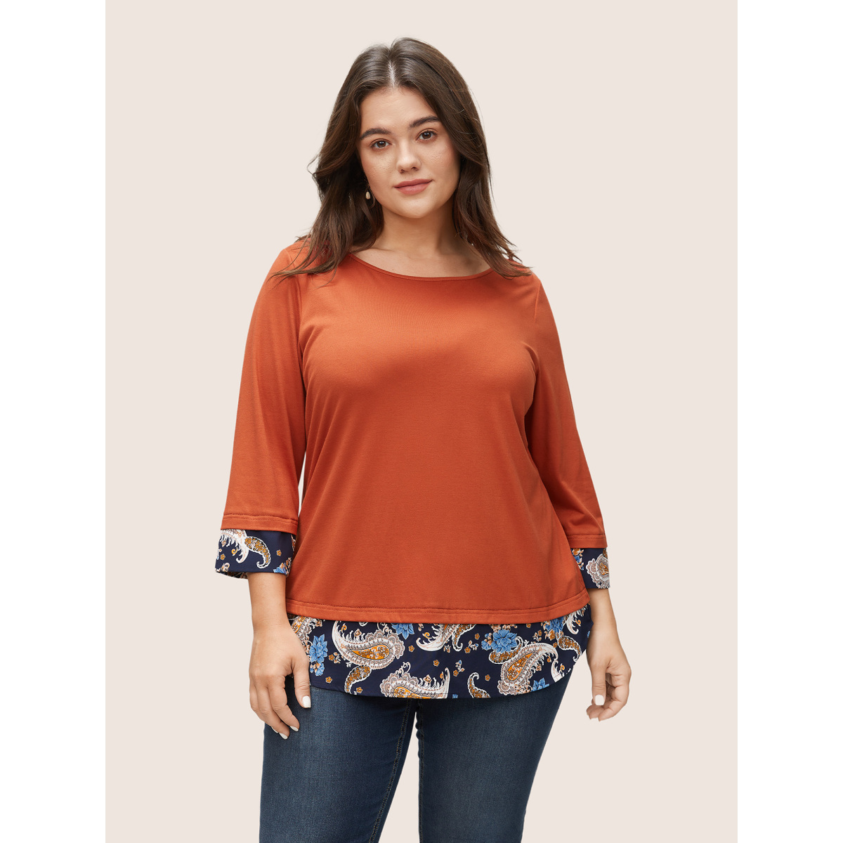 

Plus Size Contrast Paisley Print Curved Hem T-shirt OrangeRed Women Casual Contrast Paisley Round Neck Everyday T-shirts BloomChic