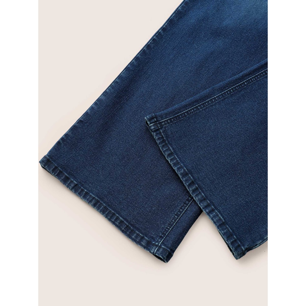 Plus Size Dark Wash Zipper Full Length Wide Leg Jeans Women Blue Casual Plain Non High stretch Slanted pocket Jeans BloomChic
Plus Size Dark Wash Zipper Full Length Wide Leg Jeans Women Blue Casual Plain Non High stretch Slanted pocket Jeans BloomChic