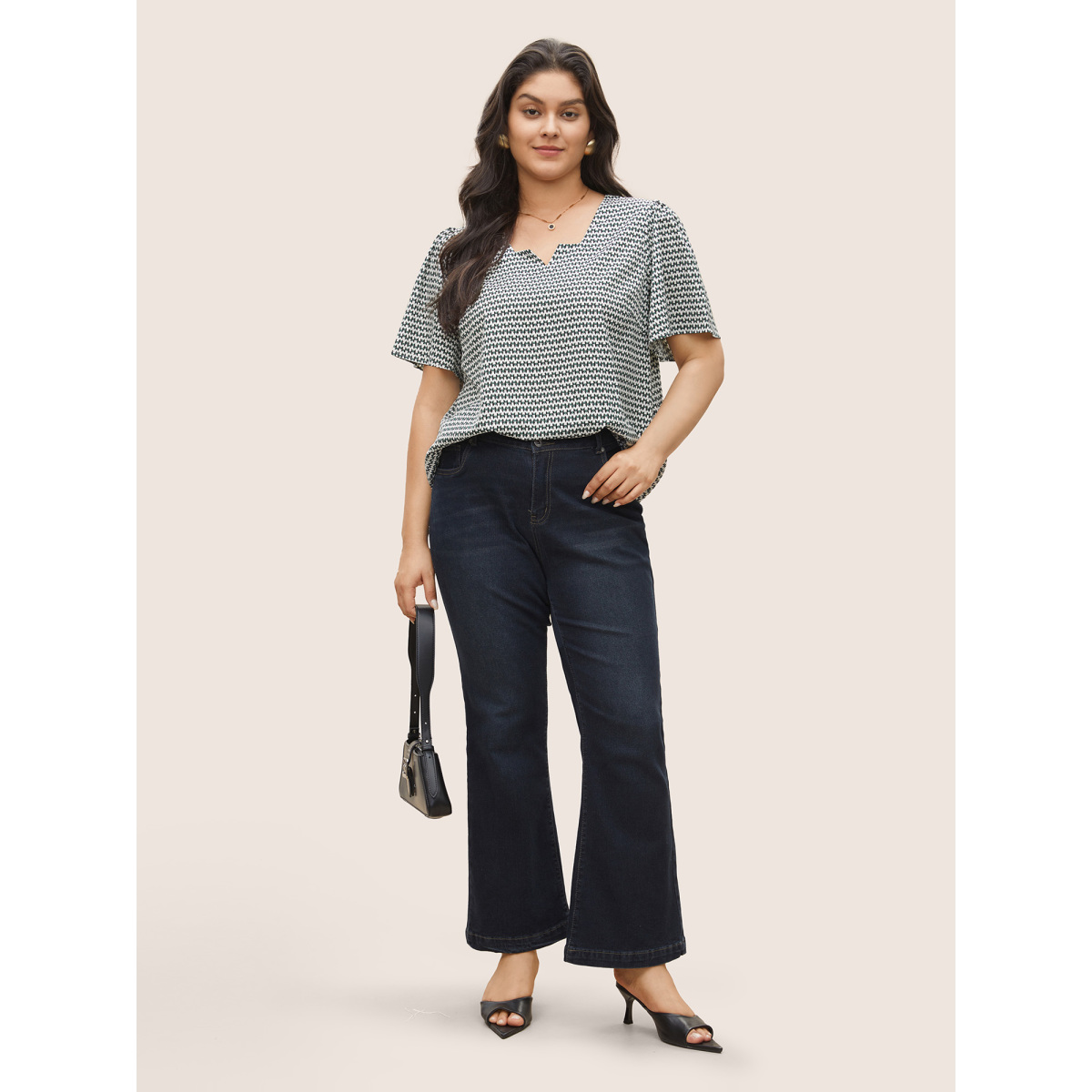 Plus Size Emerald Geometric Print Notched Split Hem Blouse Women At the Office Short sleeve Notched collar Work Blouses BloomChic
Plus Size Emerald Geometric Print Notched Split Hem Blouse Women At the Office Short sleeve Notched collar Work Blouses BloomChic