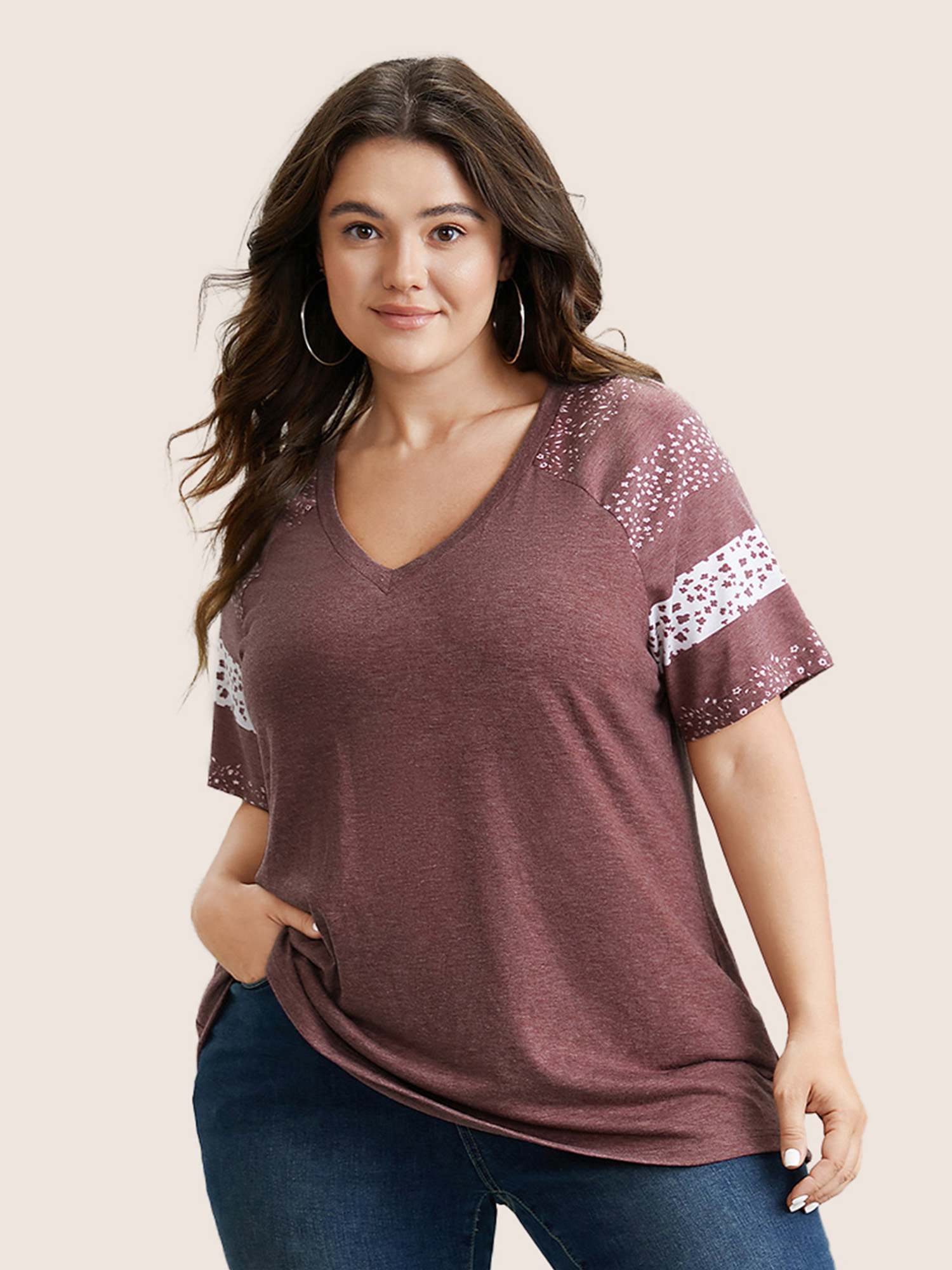 

Plus Size Ditsy Floral Colorblock Contrast Raglan Sleeve T-shirt Russet Women Casual Contrast Ditsy Floral V-neck Everyday T-shirts BloomChic