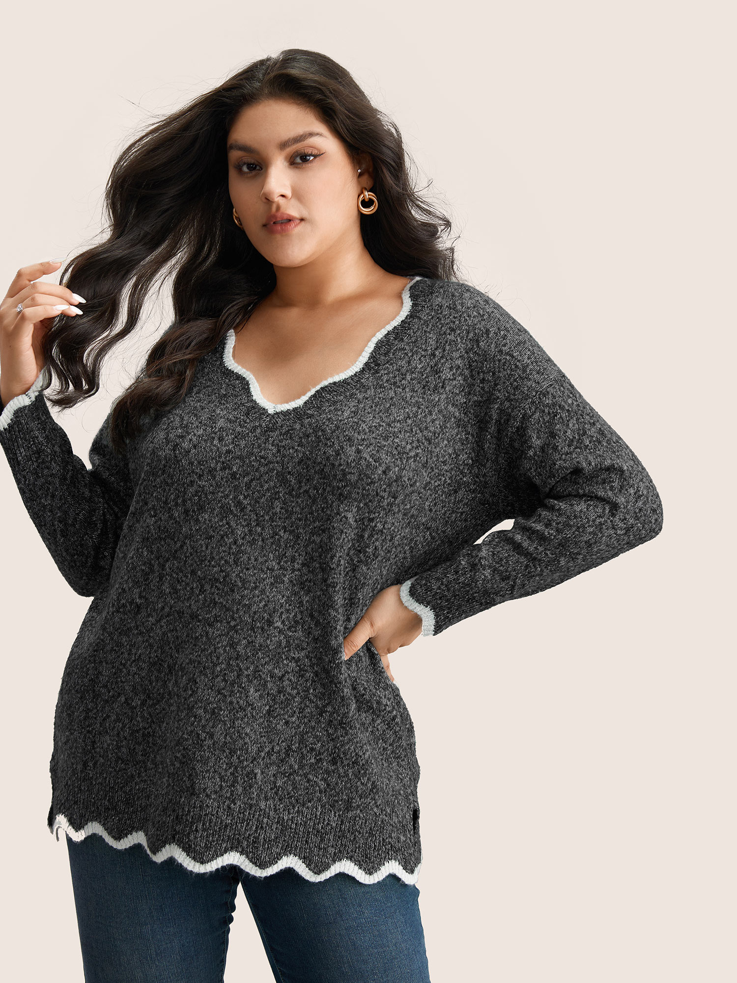 

Plus Size Contrast Split Side Scalloped Trim Pullover DimGray Women Casual Long Sleeve V-neck Everyday Pullovers BloomChic