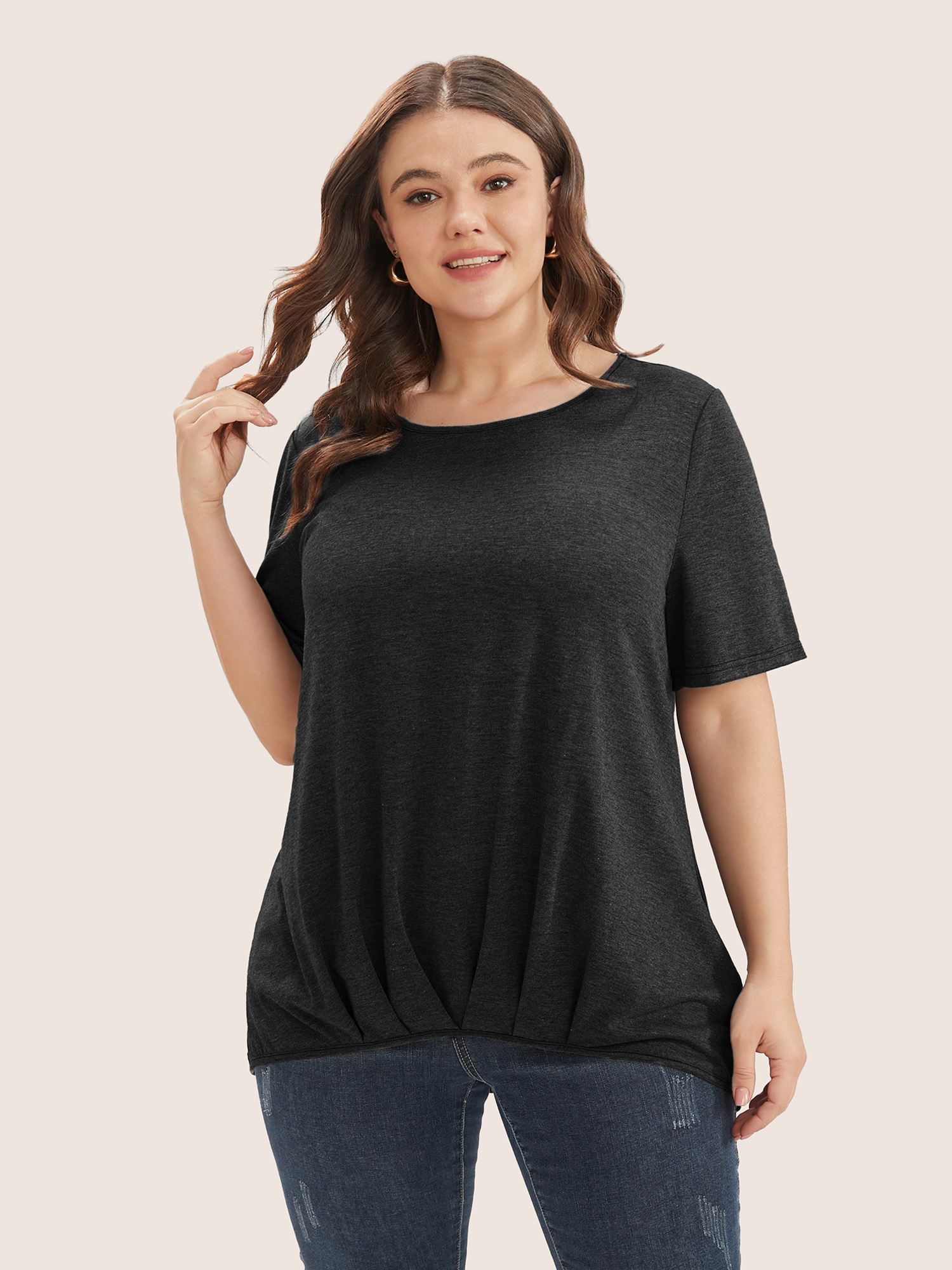 

Plus Size Plain Round Neck Pleated Asymmetrical Hem T-shirt Black Women Casual Plain Round Neck Everyday T-shirts BloomChic