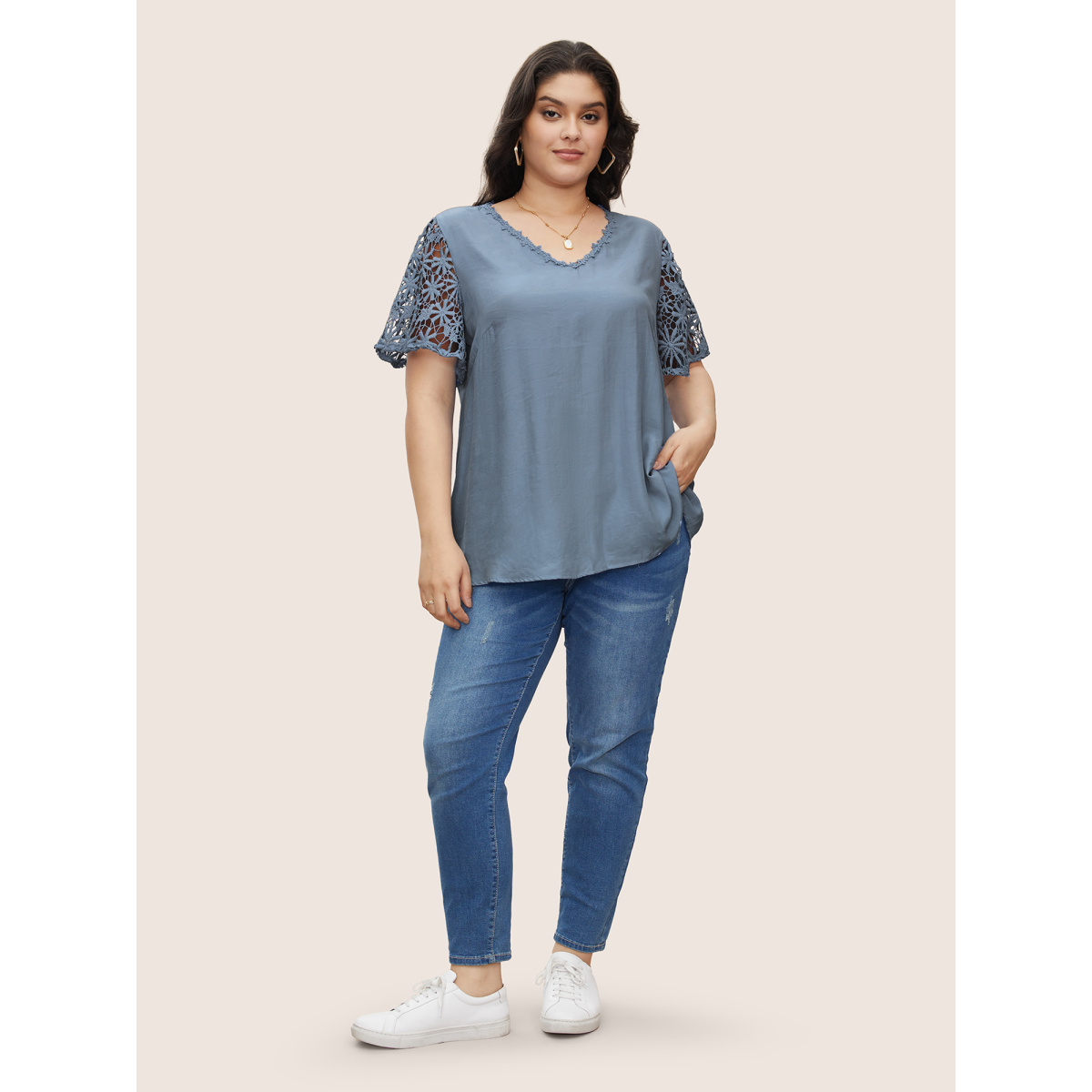 Plus Size Stone Plain V Neck Floral Patchwork Blouse Women Casual Short sleeve V-neck Everyday Blouses BloomChic
Plus Size Stone Plain V Neck Floral Patchwork Blouse Women Casual Short sleeve V-neck Everyday Blouses BloomChic