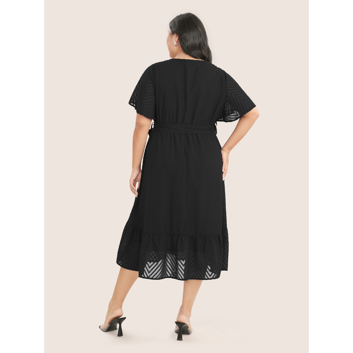 Plus Size Plain Geometric Pocket Mesh Ruffle Sleeve Belted Wrap Dress Black Women Pocket V-neck Short sleeve Curvy Midi Dress BloomChic
Plus Size Plain Geometric Pocket Mesh Ruffle Sleeve Belted Wrap Dress Black Women Pocket V-neck Short sleeve Curvy Midi Dress BloomChic