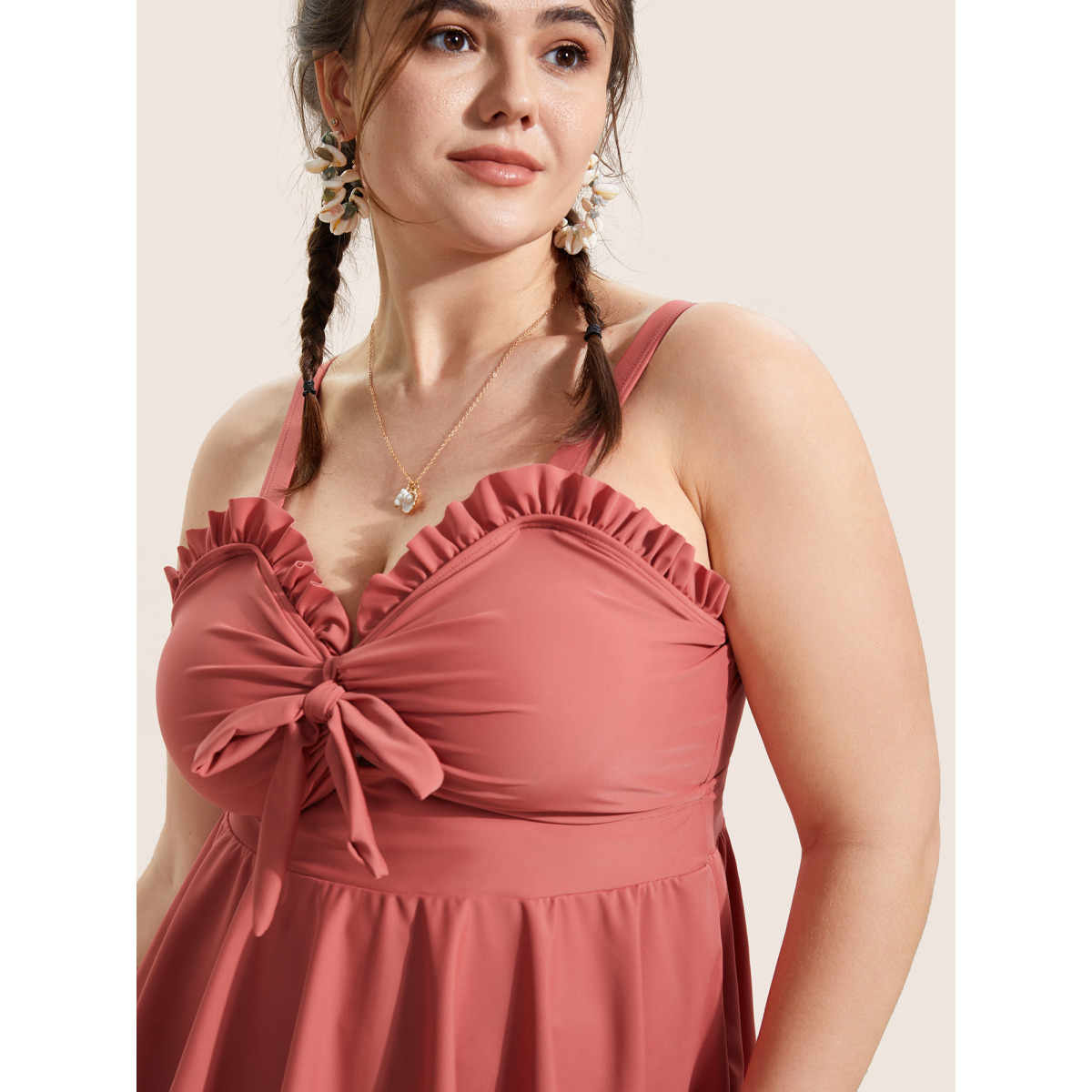 

Plus Size Solid Tie Knot Ruched Frill Trim Swim Top Women's Swimwear Salmon Beach Tie knot High stretch Bodycon Heart neckline Curve Swim Tops BloomChic