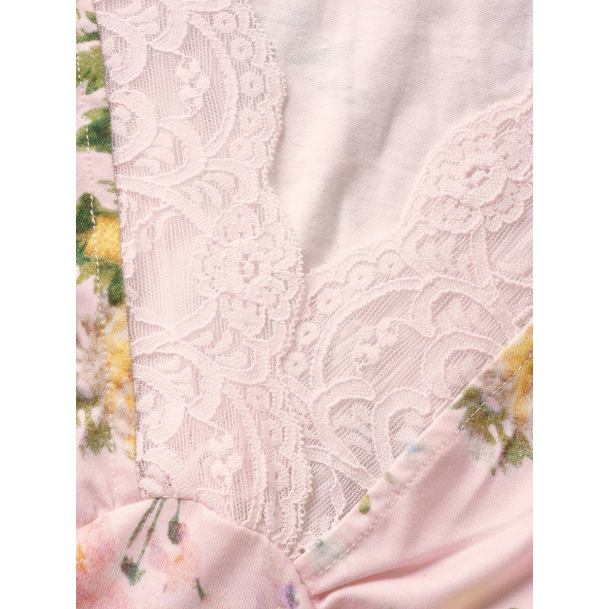 Plus Size Floral Lace Patchwork Gathered Sleep Dress Beige Sleeveless V-neck Elegant Everyday Bloomchic
Plus Size Floral Lace Patchwork Gathered Sleep Dress Beige Sleeveless V-neck Elegant Everyday Bloomchic