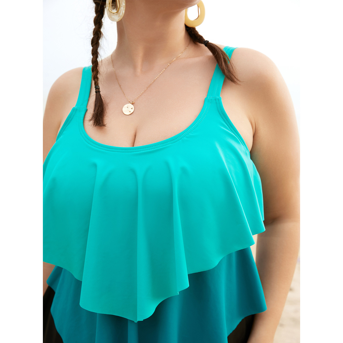 

Plus Size Colorblock Contrast Ruffle Layered Hem Tankini Top Women's Swimwear Turquoise Beach Non High stretch Bodycon U-neck Curve Swim Tops BloomChic